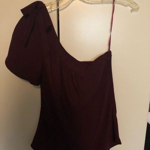One shoulder shirt with bow